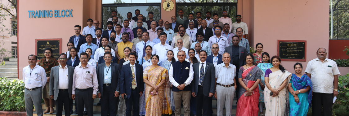 Mr. Kamal P. Patnaik, Regional Director, RBI and Dr. S. Glory Swarupa, DG, ni-msme inaugurated 